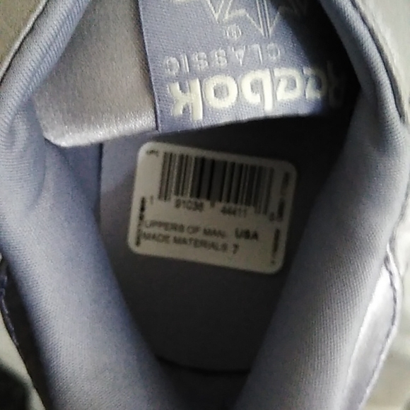 Reebok Women's Satin Sneaker Size 7M - Picture 5 of 5